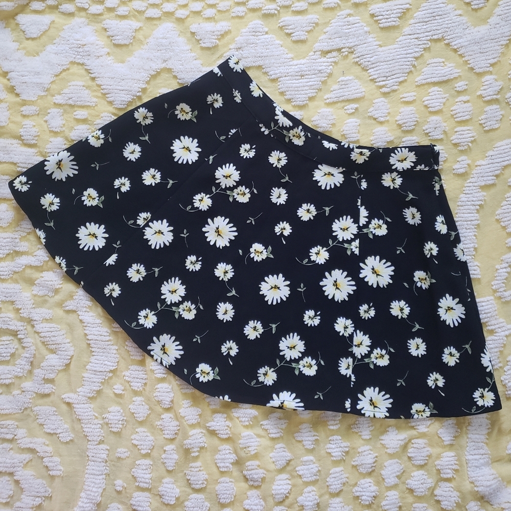 🌈 Beautiful 90s y2k Daisy Print Mini Skirt